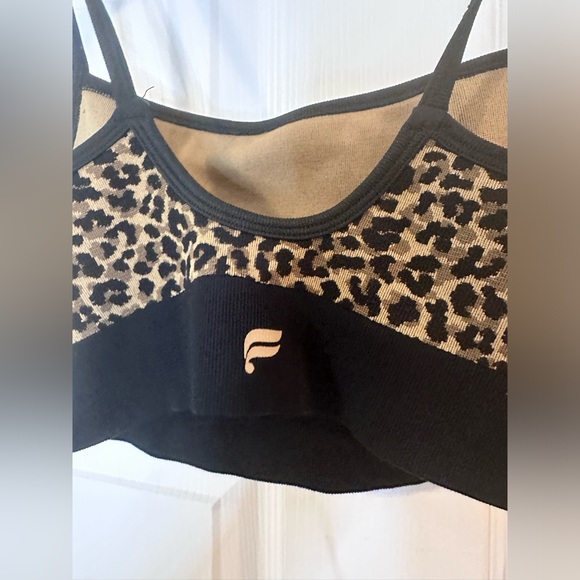 FABLETICS 2 piece Seamless Cheetah Print Set with bralette and Pants Size Small - Picture 8 of 11
